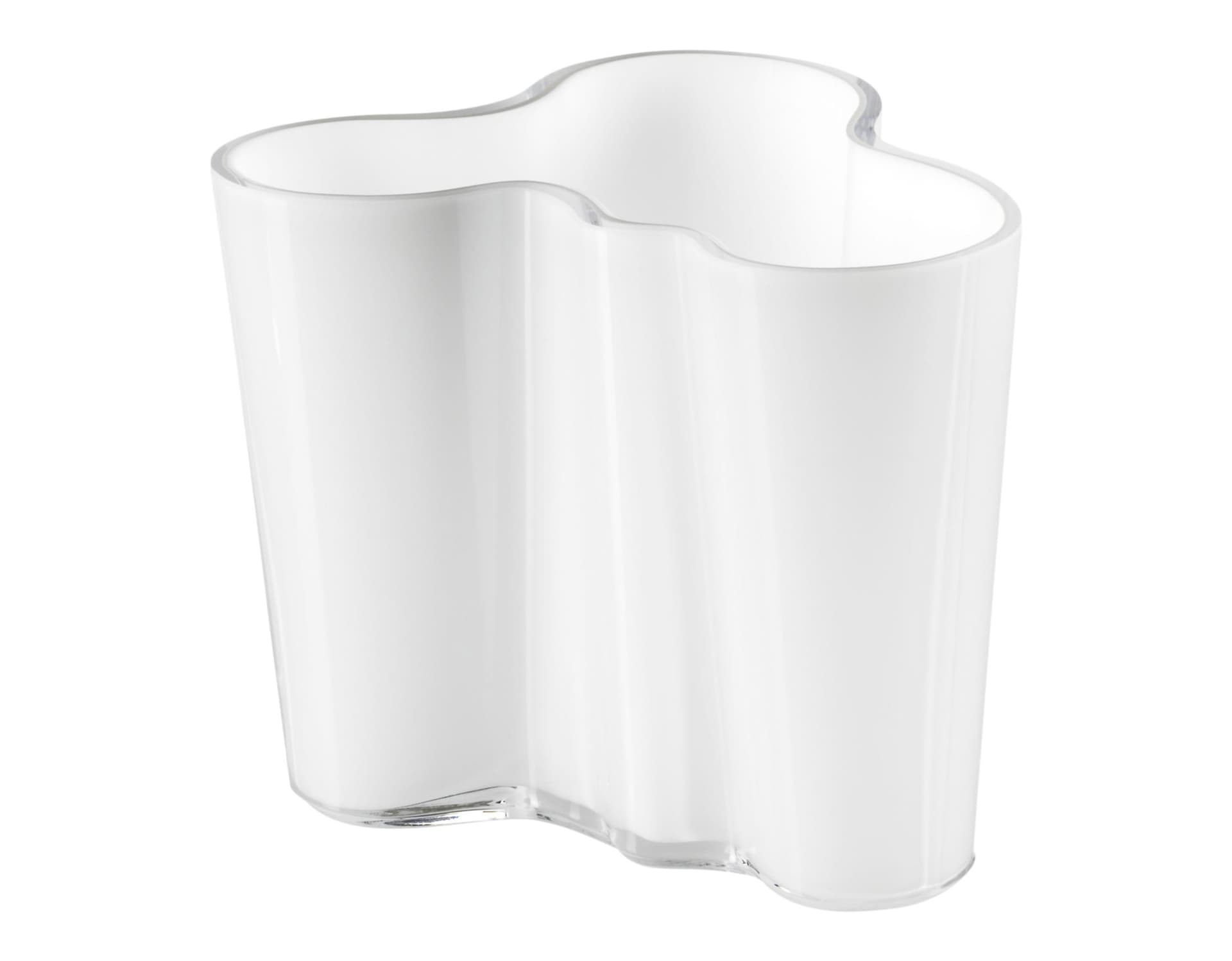Aalto Savoy Vase 95 / 3.7" h / opaque white