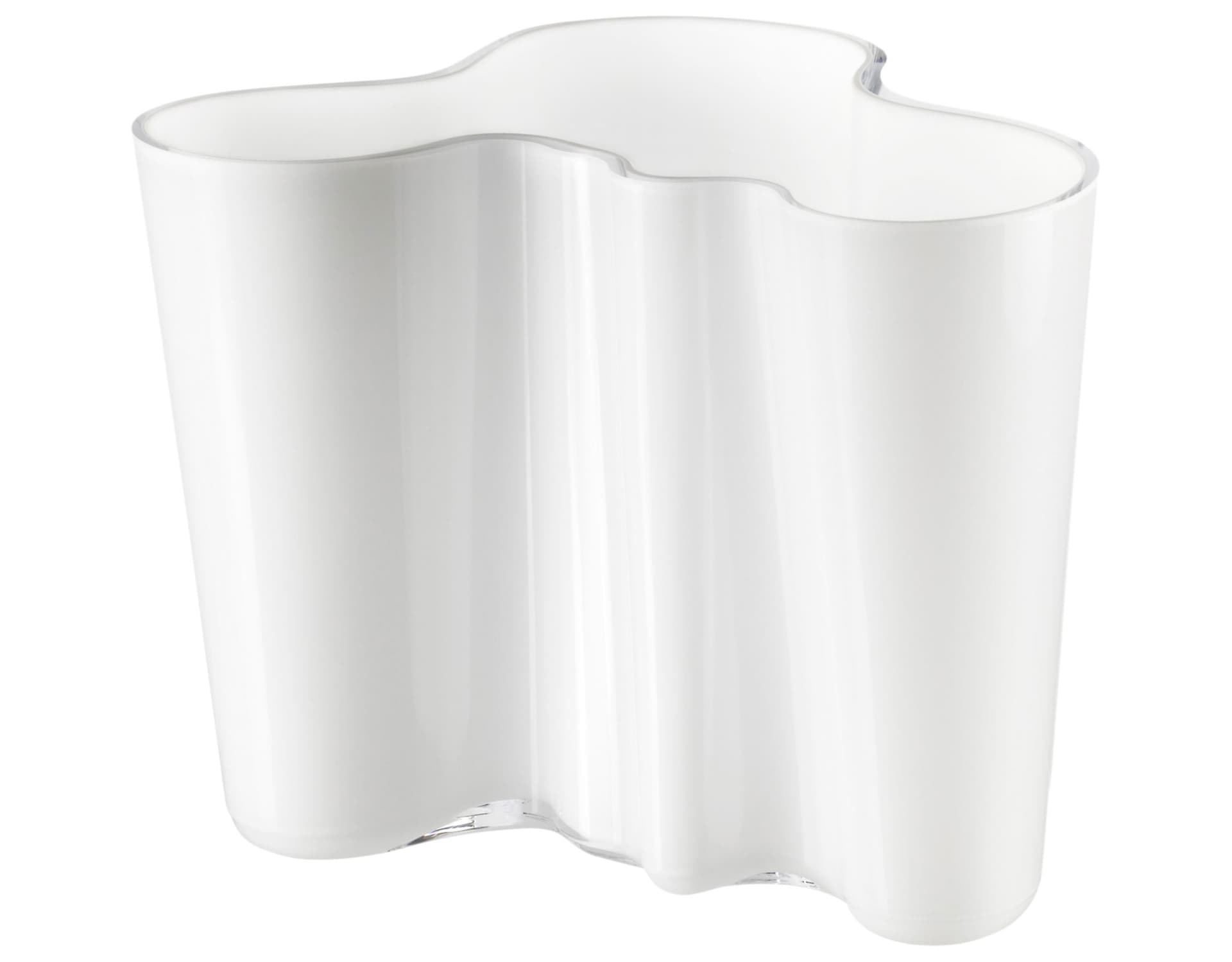 Aalto Savoy Vase 160 / 6.3" h / opaque white